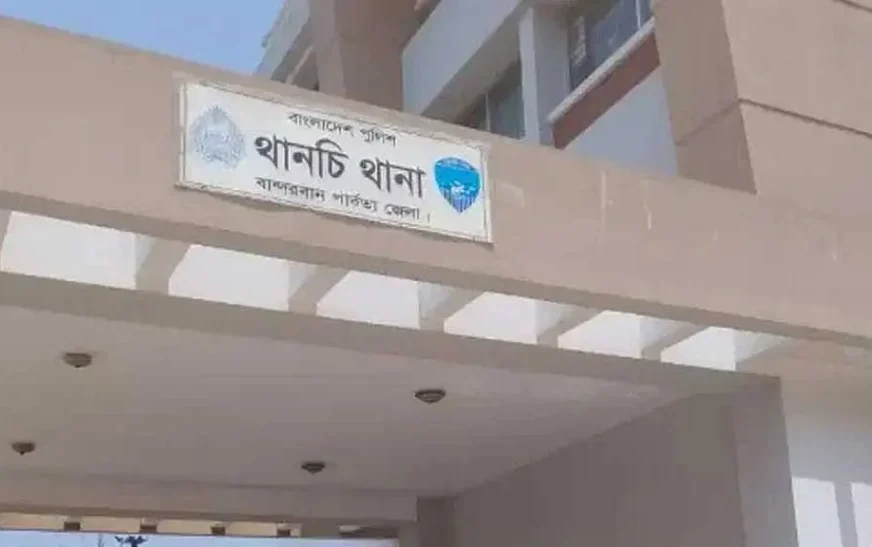 তিন্দুতে পর্যটকবাহী জিপ খাদে, নিহত ২