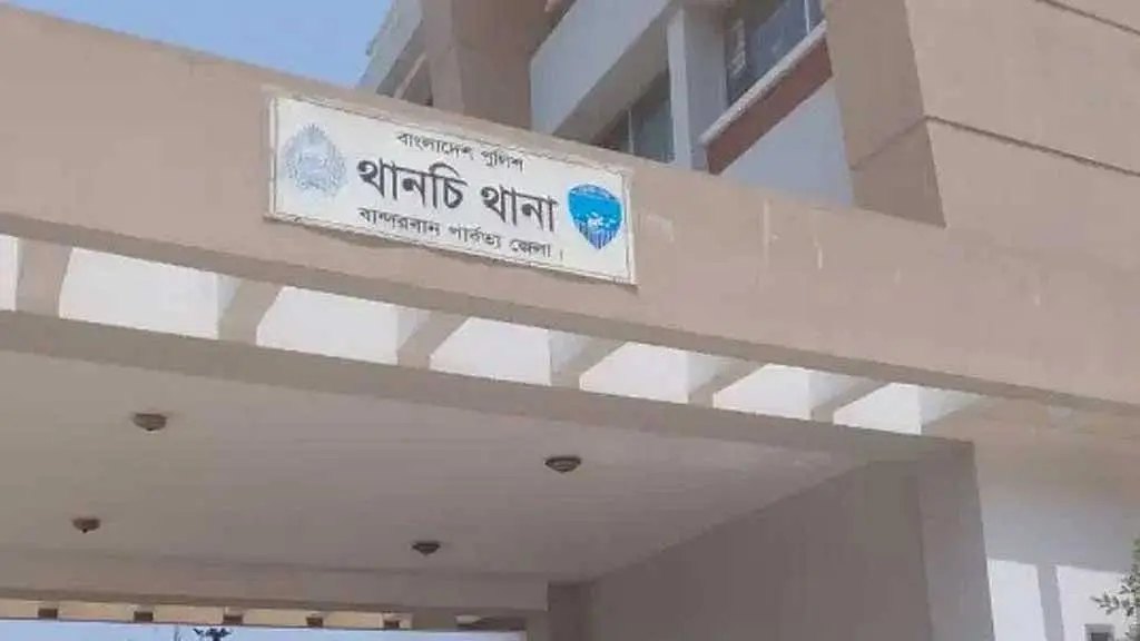 তিন্দুতে পর্যটকবাহী জিপ খাদে, নিহত ২