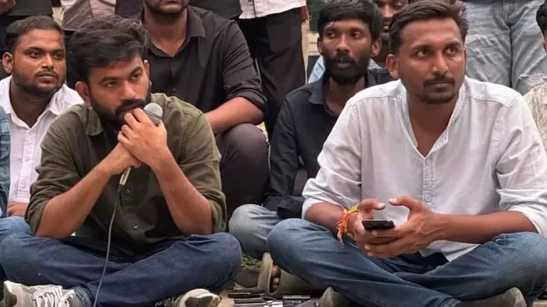 প্রতিষ্ঠাতা গ্রেপ্তার, দিল্লিতে ককরোচ পার্টির আন্দোলনের দায়িত্বে শিন্দে