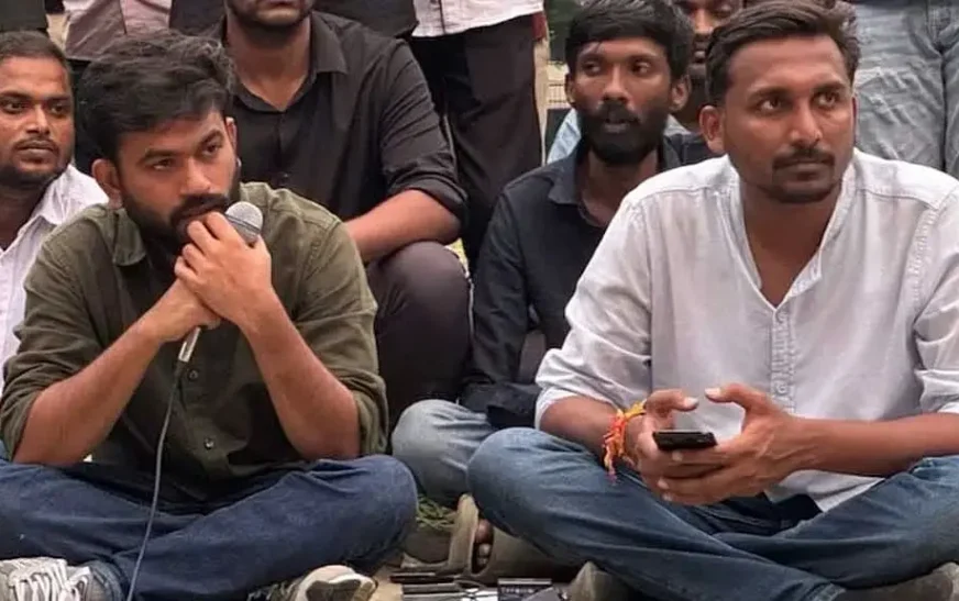 প্রতিষ্ঠাতা গ্রেপ্তার, দিল্লিতে ককরোচ পার্টির আন্দোলনের দায়িত্বে শিন্দে