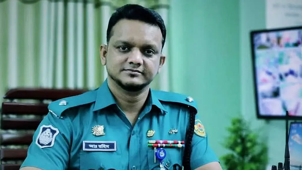 স্বেচ্ছাসেবক দল নেতাকে ধরতে অভিযান, চট্টগ্রাম থেকে খুলনায় বদলি ওসির