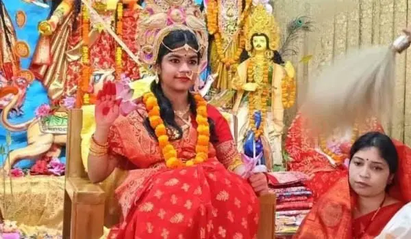 মহাঅষ্টমীতে দেশজুড়ে কুমারী পূজা, মণ্ডপে মণ্ডপে ভক্তদের সমাগম